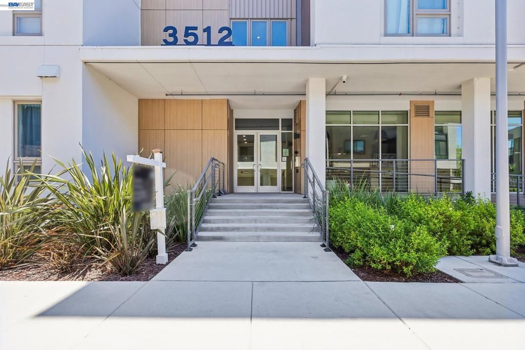 Image 33 of property listing at 3512 Vision Cmn 503, Fremont, CA 94538