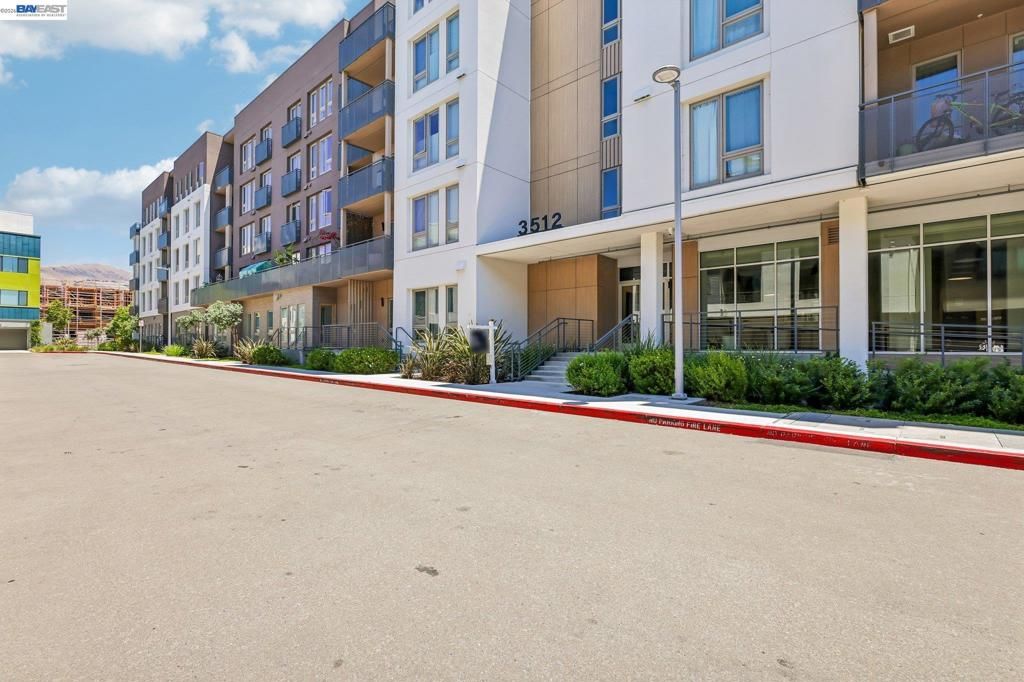 Image 35 of property listing at 3512 Vision Cmn 503, Fremont, CA 94538