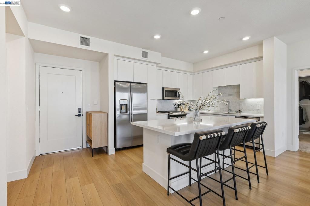 Image 6 of property listing at 3512 Vision Cmn 503, Fremont, CA 94538