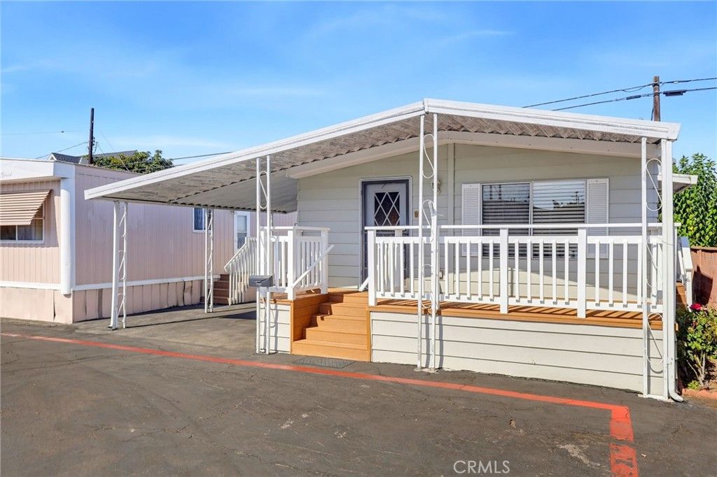 2060 Newport Boulevard 21, Costa Mesa, CA 92627 — exterior