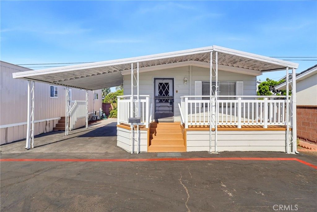 2060 Newport Boulevard 21, Costa Mesa, CA 92627 — photo 2