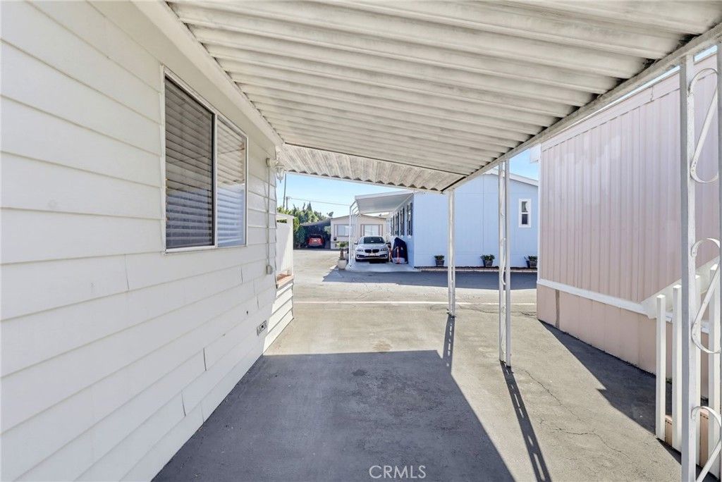 2060 Newport Boulevard 21, Costa Mesa, CA 92627 — photo 3