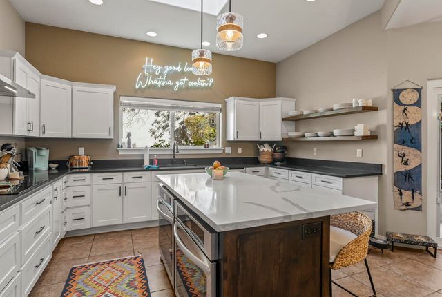 9101 Santa Lucia Avenue NE, Albuquerque, NM 87122