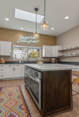 9101 Santa Lucia Avenue NE, Albuquerque, NM 87122