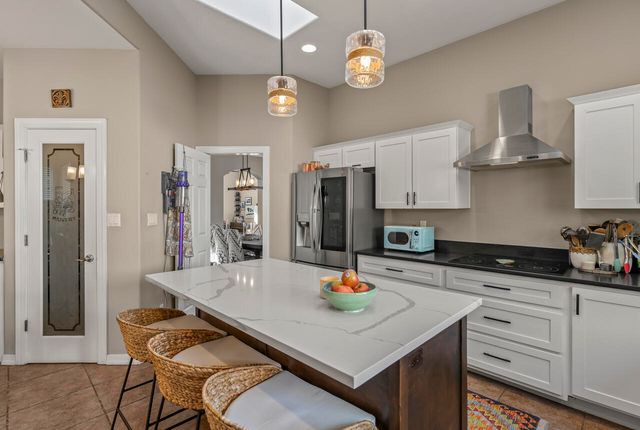 9101 Santa Lucia Avenue NE, Albuquerque, NM 87122