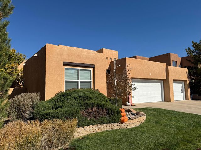 9101 Santa Lucia Avenue NE, Albuquerque, NM 87122