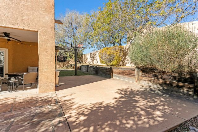 9101 Santa Lucia Avenue NE, Albuquerque, NM 87122