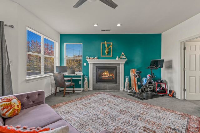 9101 Santa Lucia Avenue NE, Albuquerque, NM 87122