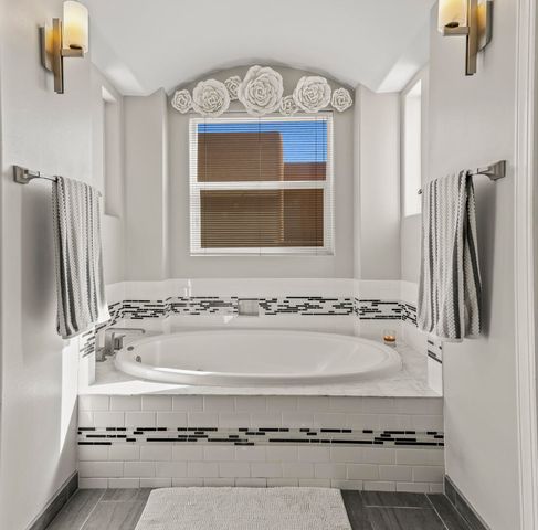 9101 Santa Lucia Avenue NE, Albuquerque, NM 87122