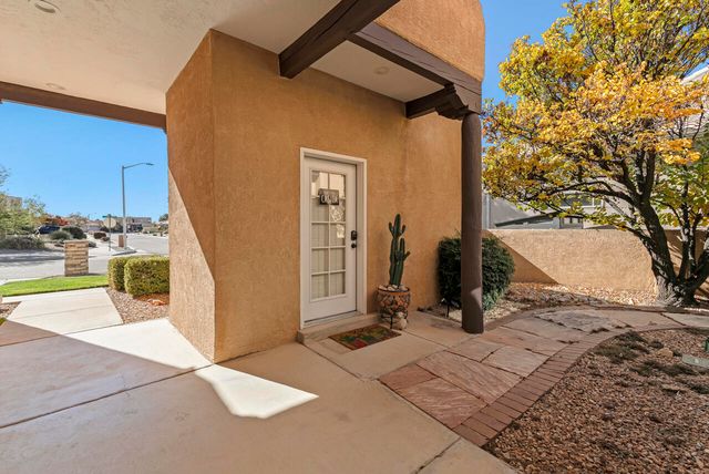 9101 Santa Lucia Avenue NE, Albuquerque, NM 87122