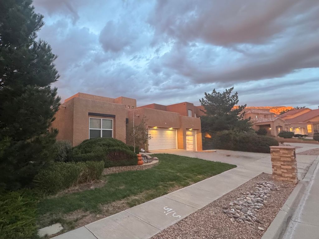 9101 Santa Lucia Avenue NE, Albuquerque, NM 87122