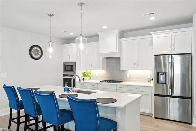 201 Cove Reach RCH, Suffolk, VA 23435