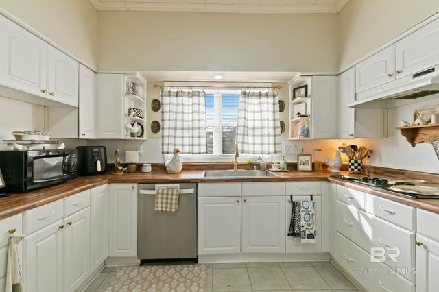 1705 Poplar Street, Flomaton, AL 36441