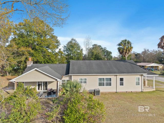 1705 Poplar Street, Flomaton, AL 36441