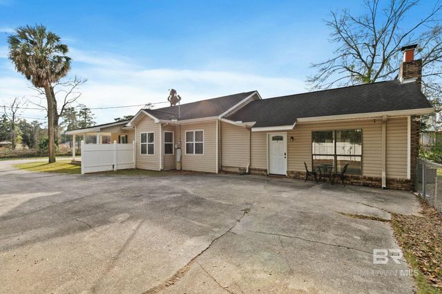 1705 Poplar Street, Flomaton, AL 36441