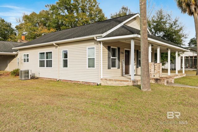 1705 Poplar Street, Flomaton, AL 36441