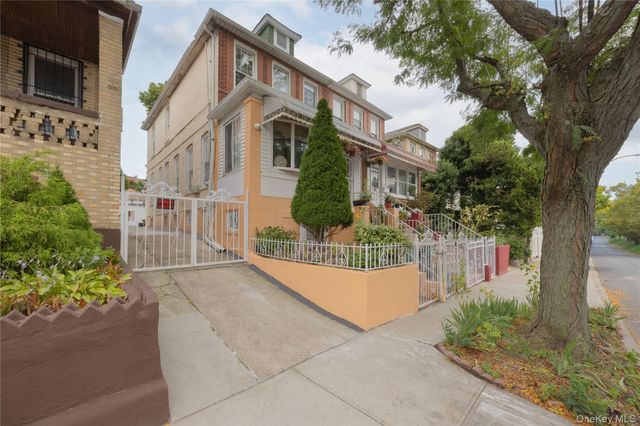 3214 Fenton Avenue, Bronx, NY 10469