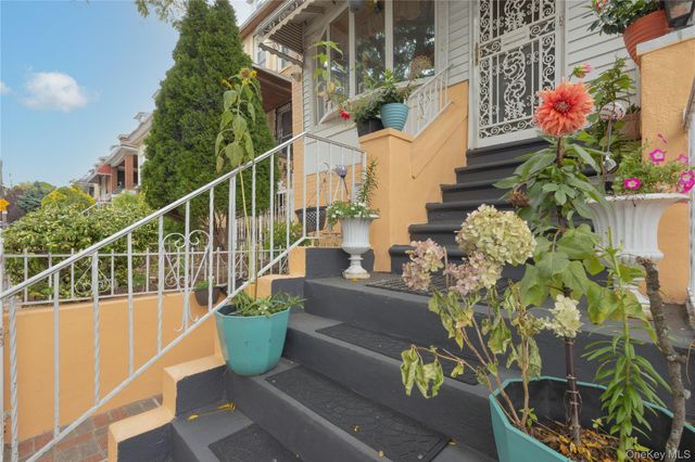 3214 Fenton Avenue, Bronx, NY 10469