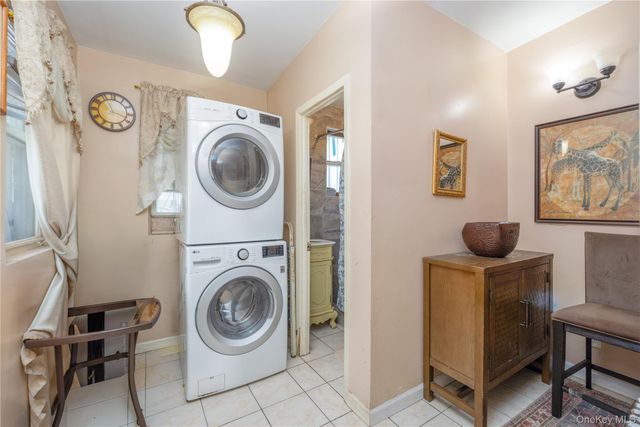3214 Fenton Avenue, Bronx, NY 10469