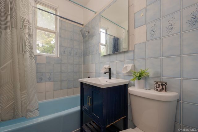 3214 Fenton Avenue, Bronx, NY 10469