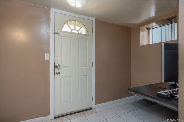 3214 Fenton Avenue, Bronx, NY 10469