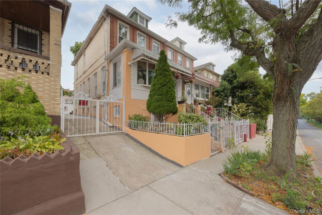 3214 Fenton Avenue, Bronx, NY 10469 — photo 2
