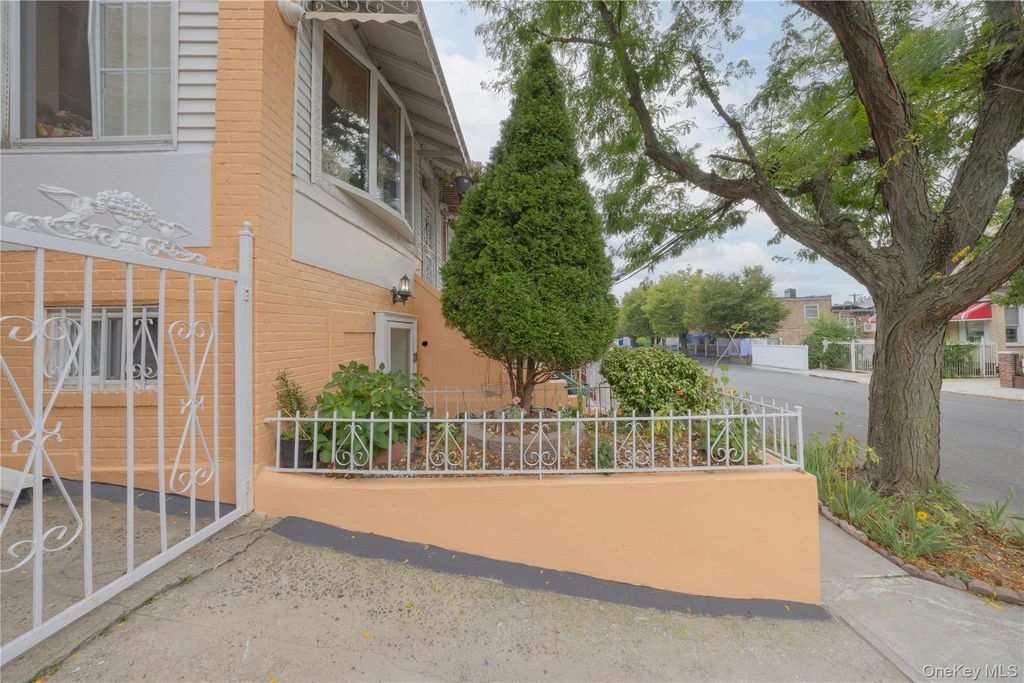 3214 Fenton Avenue, Bronx, NY 10469 — photo 4