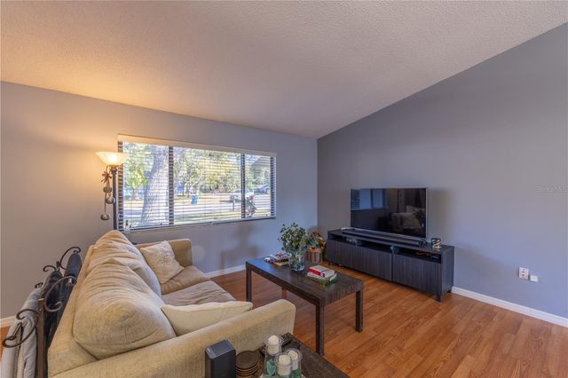 8457 CYPRESS LAKE CIRCLE, Sarasota, FL 34243