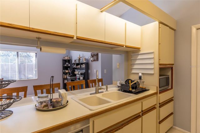 8457 CYPRESS LAKE CIRCLE, Sarasota, FL 34243