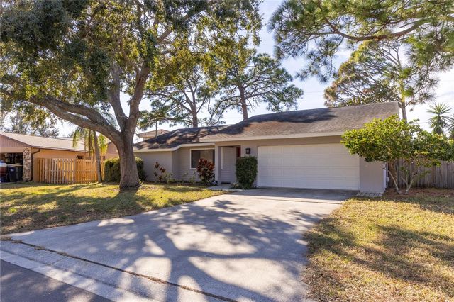 8457 CYPRESS LAKE CIRCLE, Sarasota, FL 34243