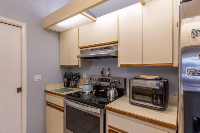 8457 CYPRESS LAKE CIRCLE, Sarasota, FL 34243