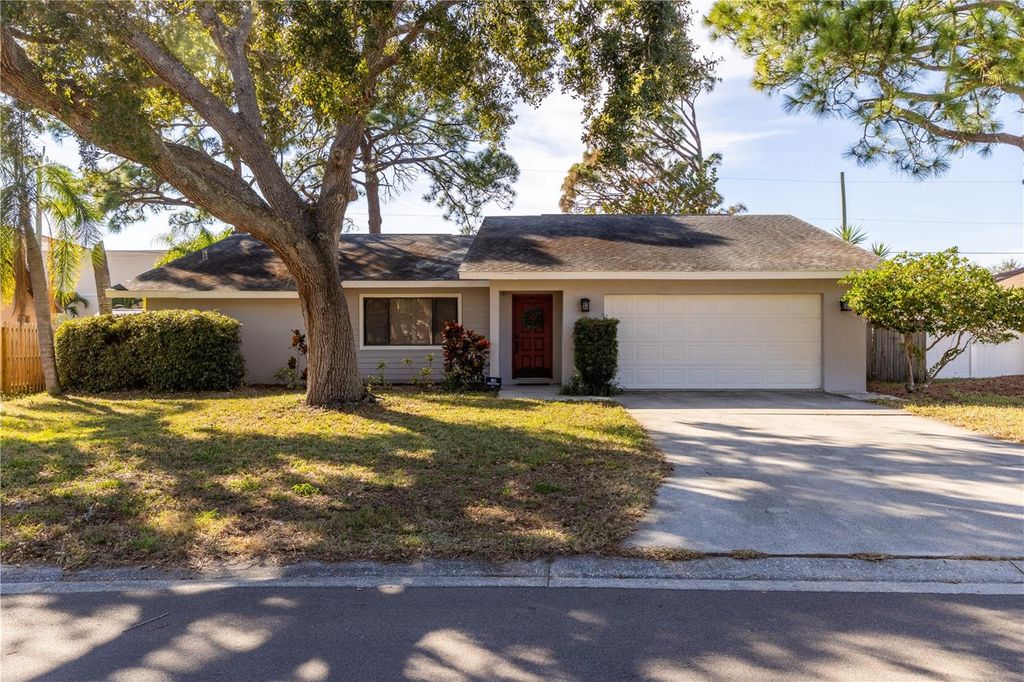 8457 CYPRESS LAKE CIRCLE, Sarasota, FL 34243
