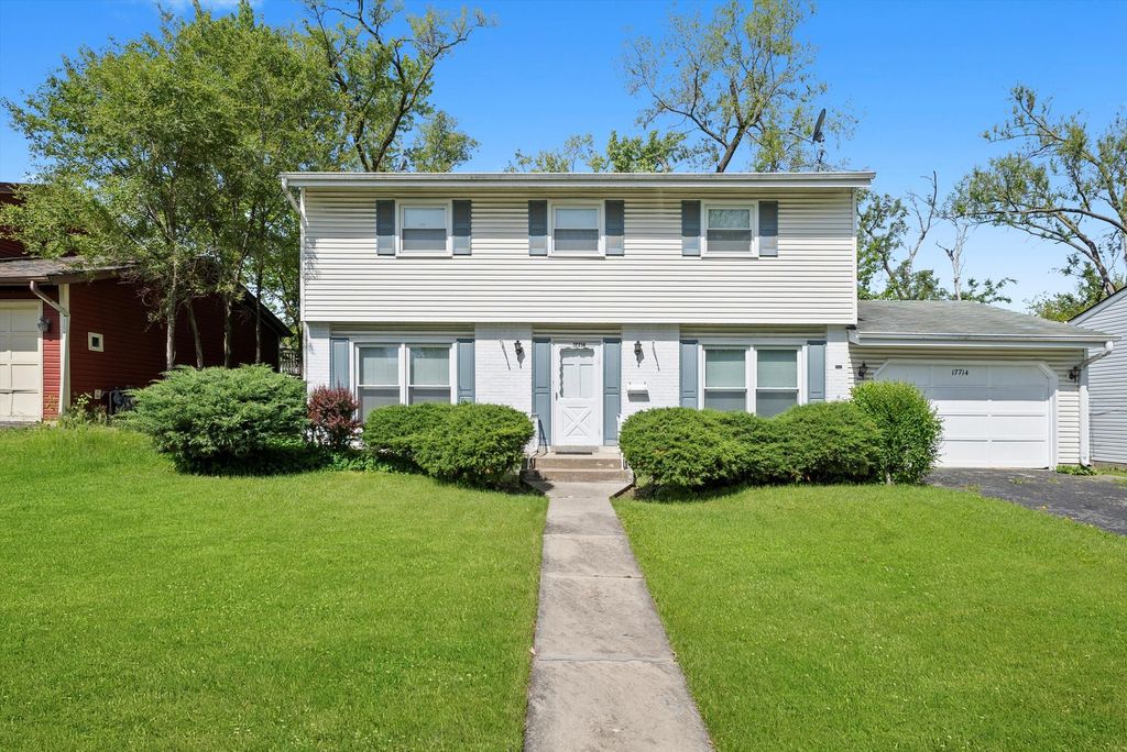 17714 Dogwood Lane, Hazel Crest, IL 60429