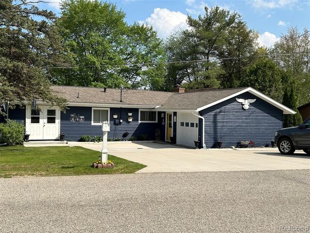 3301 W Huckleberry Trail, Farwell, MI 48622