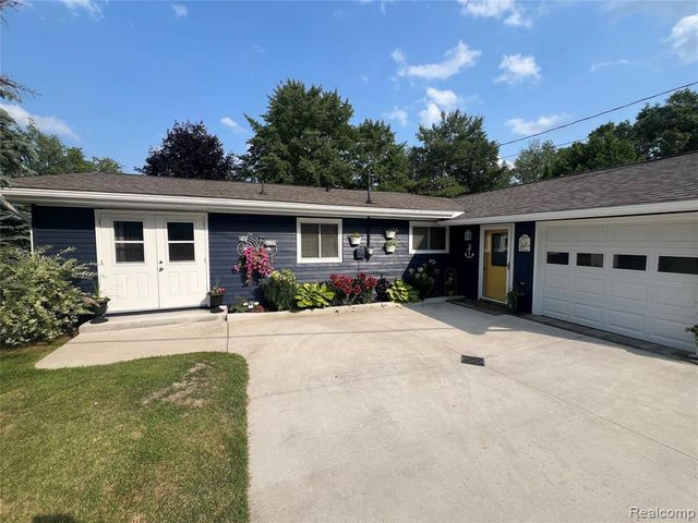 3301 W Huckleberry Trail, Farwell, MI 48622