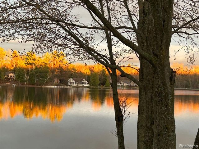 3301 W Huckleberry Trail, Farwell, MI 48622