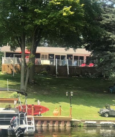 3301 W Huckleberry Trail, Farwell, MI 48622