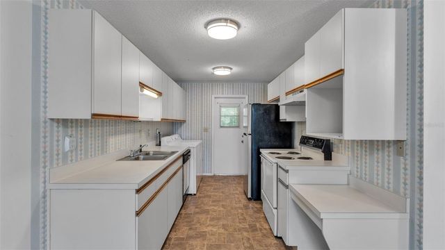 381 WINTER RIDGE BOULEVARD, Winter Haven, FL 33881