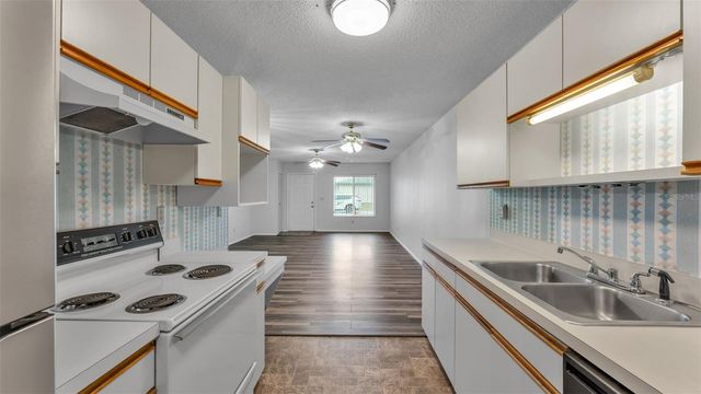 381 WINTER RIDGE BOULEVARD, Winter Haven, FL 33881