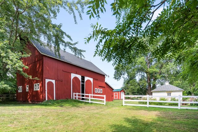 6475 Olive Branch Road, Galien, MI 49113