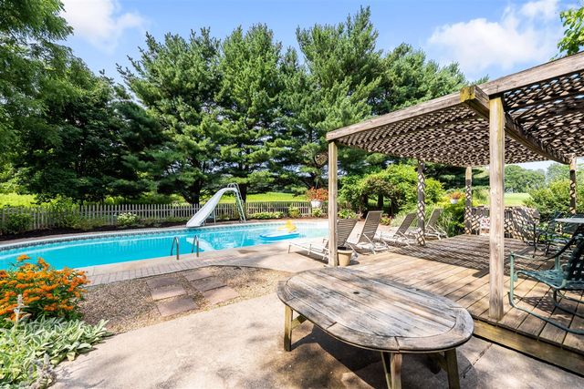 6475 Olive Branch Road, Galien, MI 49113