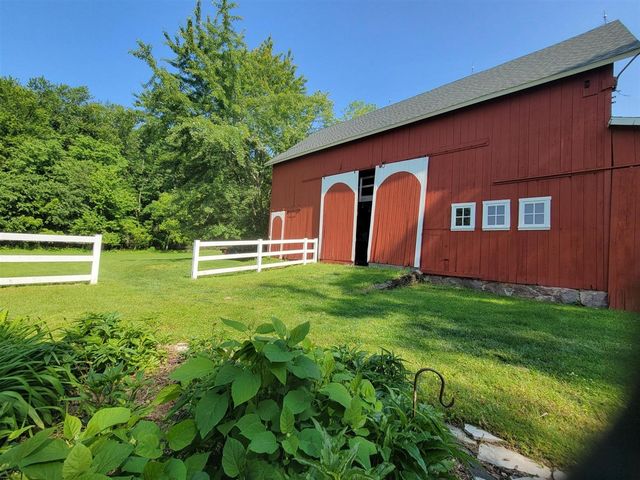 6475 Olive Branch Road, Galien, MI 49113