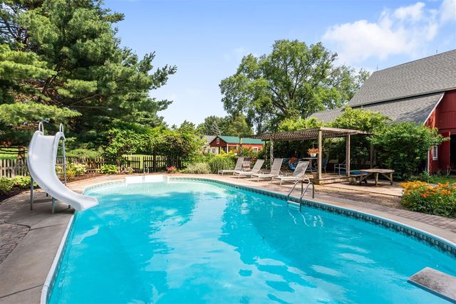 6475 Olive Branch Road, Galien, MI 49113