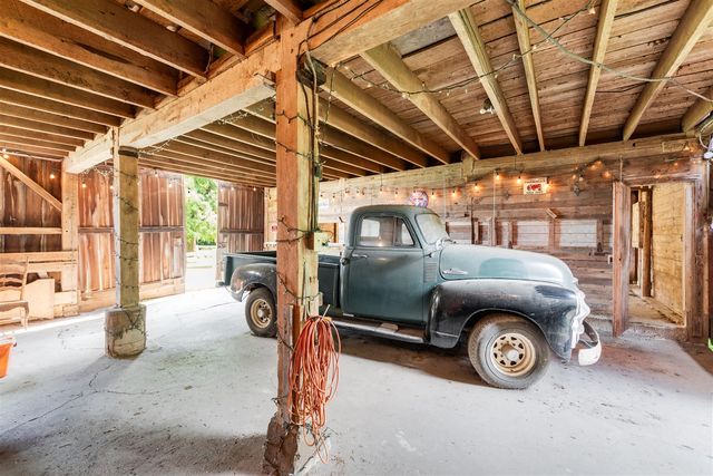 6475 Olive Branch Road, Galien, MI 49113