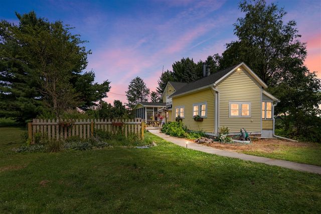 6475 Olive Branch Road, Galien, MI 49113