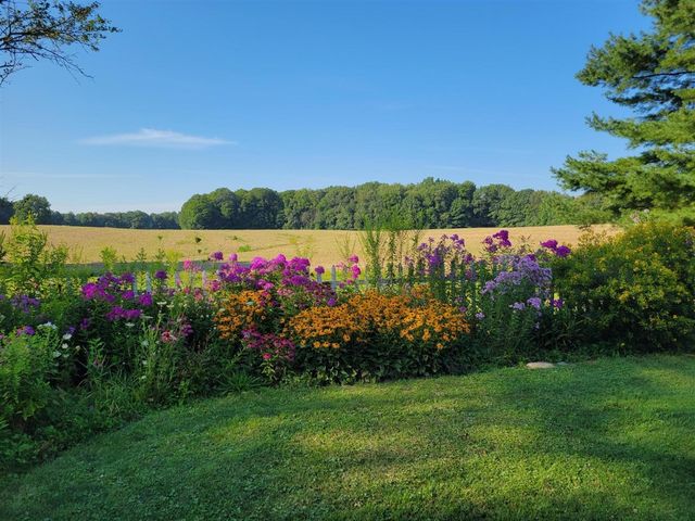 6475 Olive Branch Road, Galien, MI 49113