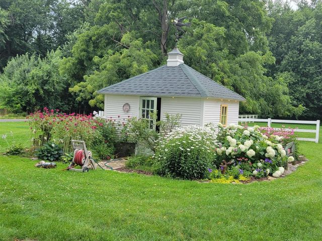 6475 Olive Branch Road, Galien, MI 49113