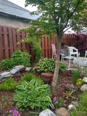 10 Rebecca Park, Buffalo, NY 14207