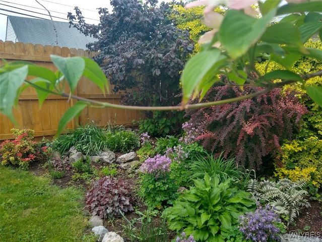 10 Rebecca Park, Buffalo, NY 14207