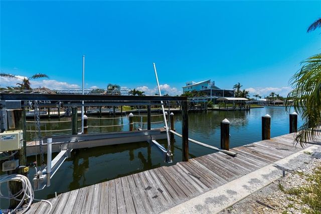 19 Sunview BLVD, Fort Myers Beach, FL 33931